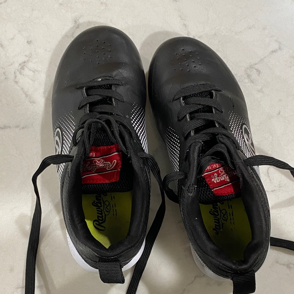 Rawlings Black and Red Athletic cleats